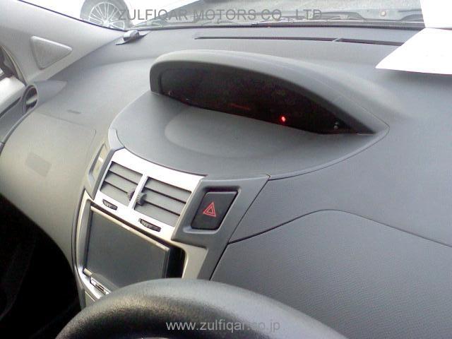 TOYOTA VITZ 2009 Image 9