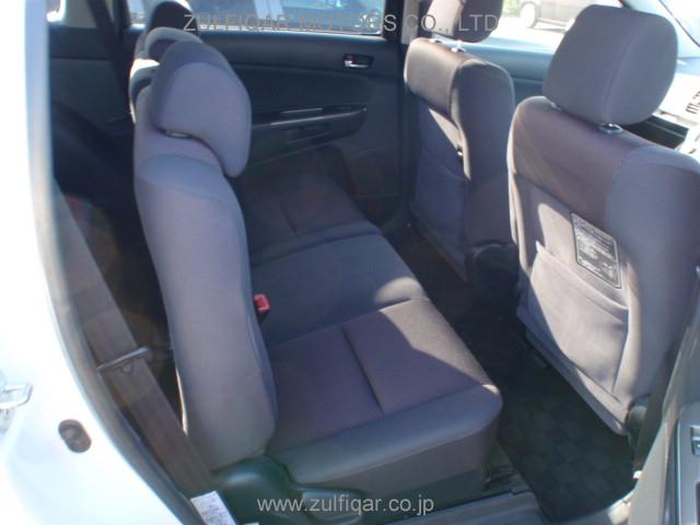 TOYOTA WISH 2004 Image 8