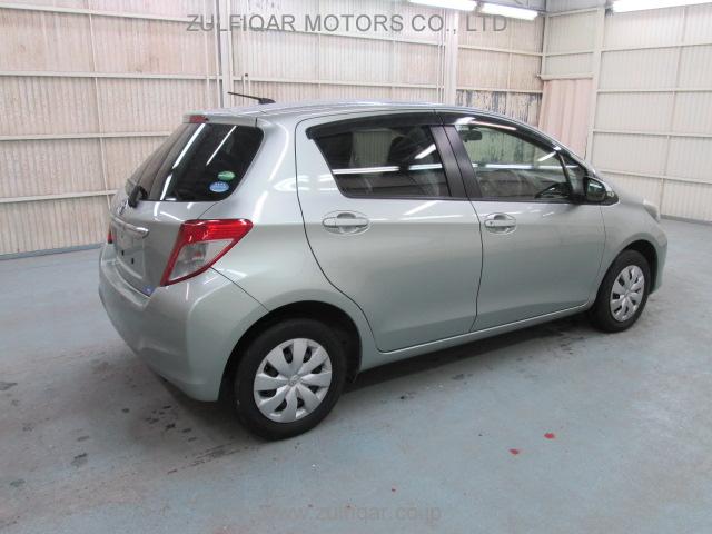 TOYOTA VITZ 2012 Image 3