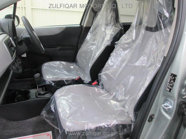 TOYOTA VITZ 2012 Image 9