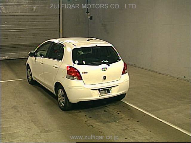 TOYOTA VITZ 2009 Image 2