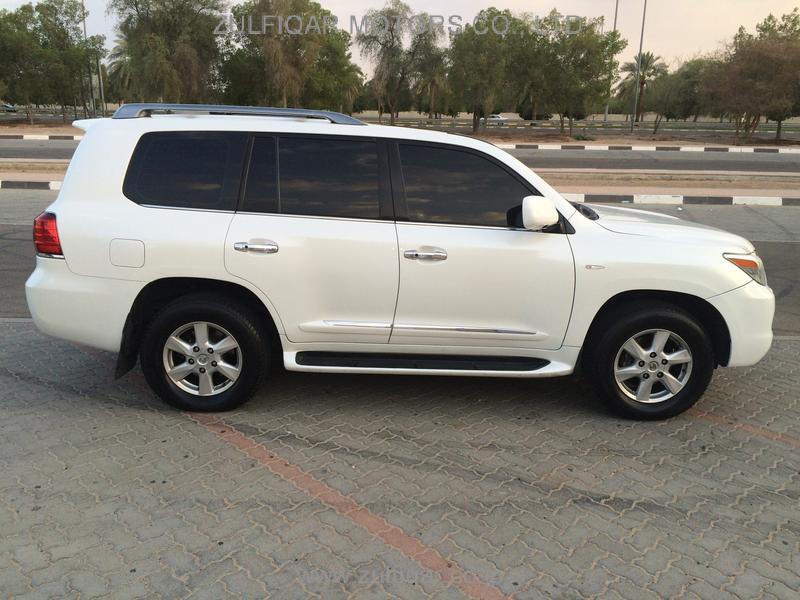 TOYOTA LEXUS 2011 Image 2