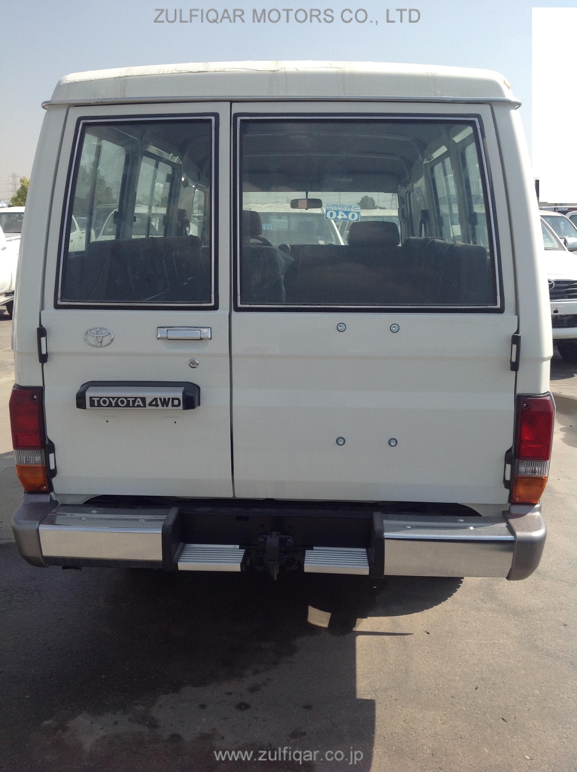 TOYOTA LAND CRUISER 2015 Image 4