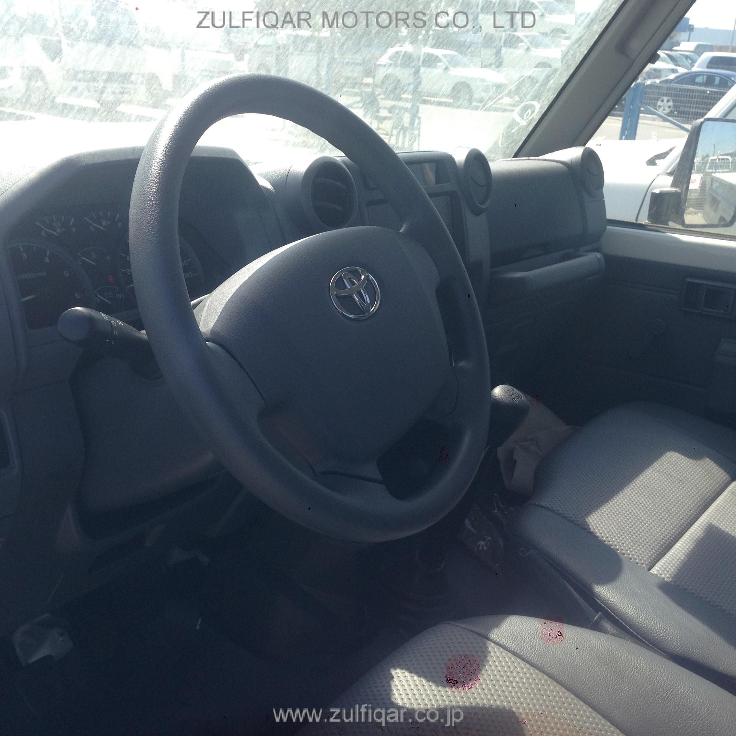 TOYOTA LAND CRUISER 2015 Image 6