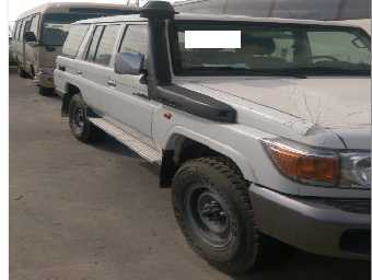 TOYOTA LAND CRUISER 2015 Image 2