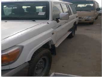 TOYOTA LAND CRUISER 2015 Image 3