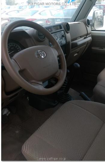 TOYOTA LAND CRUISER 2015 Image 4