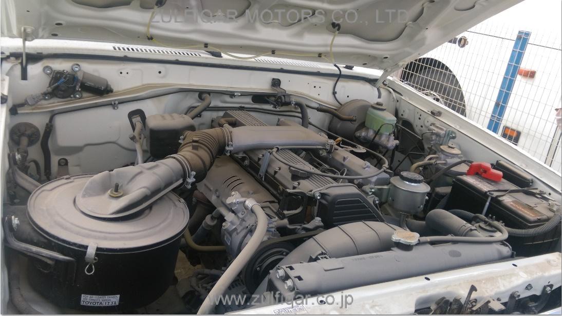 TOYOTA LAND CRUISER 2015 Image 6