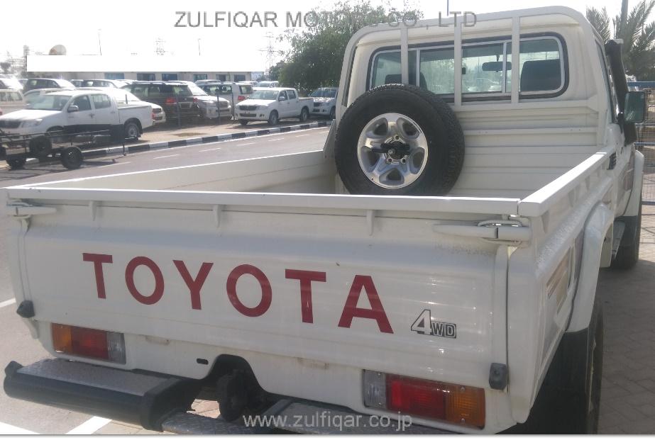 TOYOTA LAND CRUISER 2015 Image 5