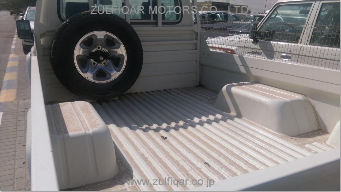 TOYOTA LAND CRUISER 2015 Image 6