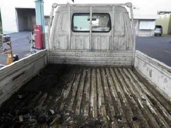 NISSAN VANETTE TRUCK 2003 Image 3