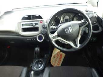 HONDA FIT HYBRID 2013 Image 6