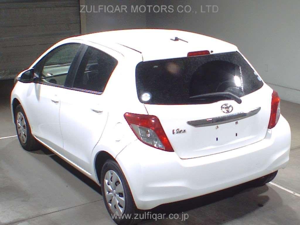 TOYOTA VITZ 2012 Image 2