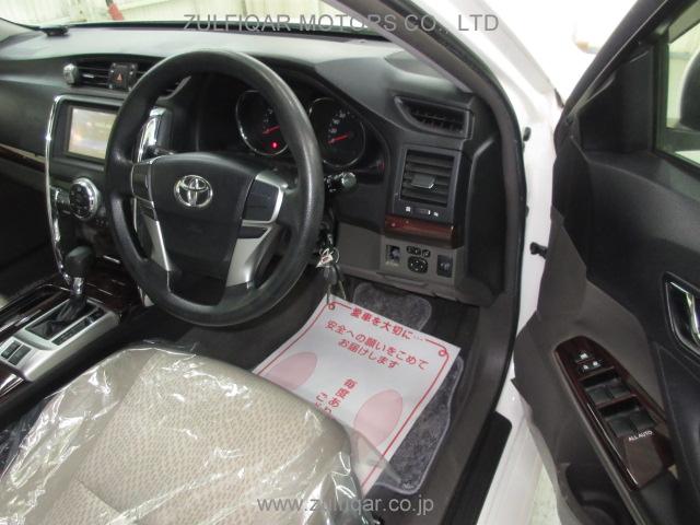 TOYOTA MARK X 2012 Image 8