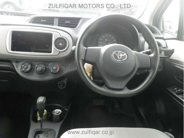 TOYOTA VITZ 2012 Image 2