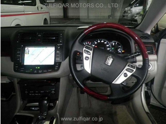 TOYOTA CROWN 2012 Image 2