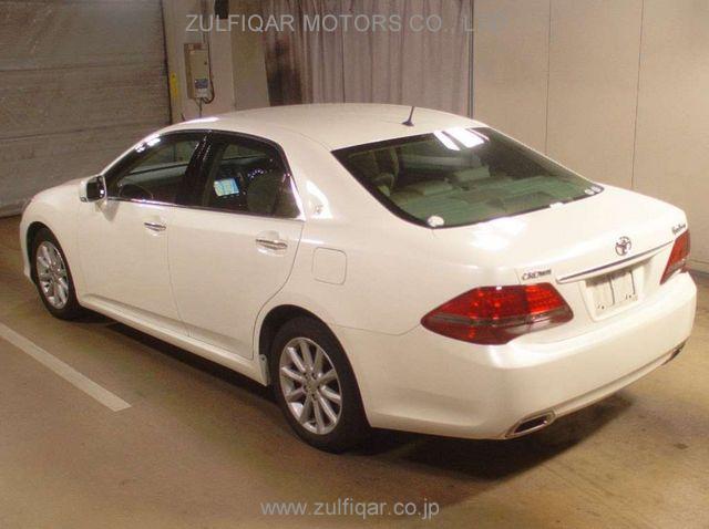 TOYOTA CROWN 2010 Image 3