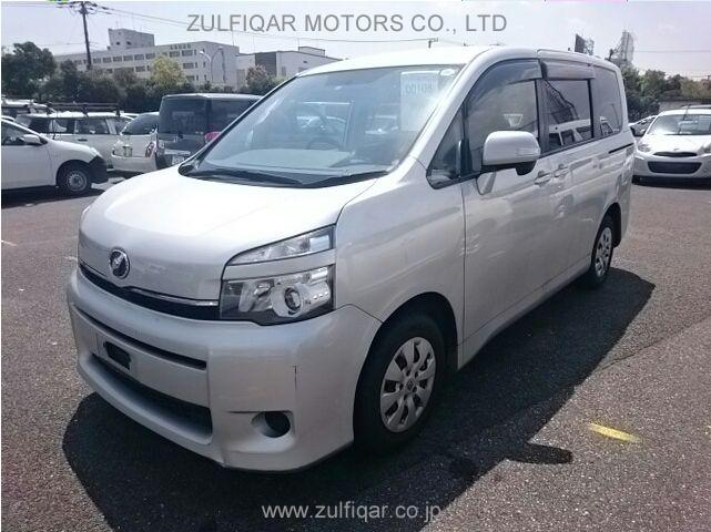 TOYOTA VOXY 2012 Image 1