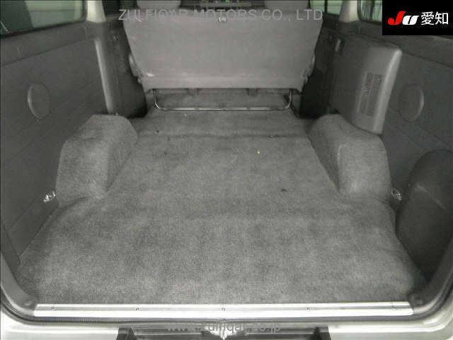 NISSAN CARAVAN 2008 Image 4