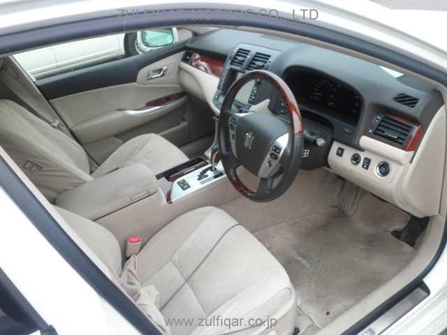 TOYOTA CROWN 2012 Image 5