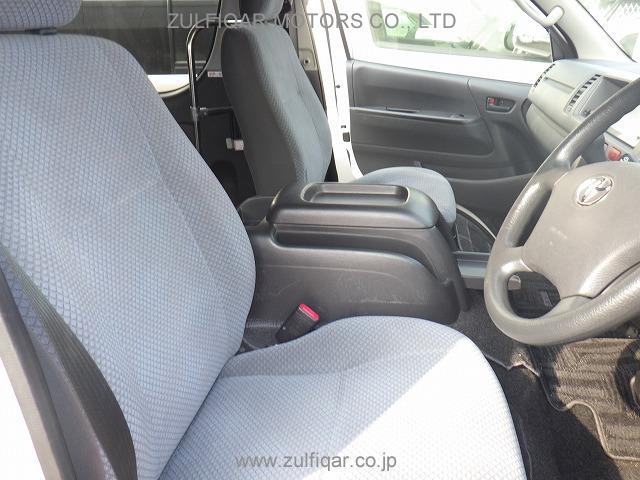 TOYOTA HIACE BUS 2013 Image 11