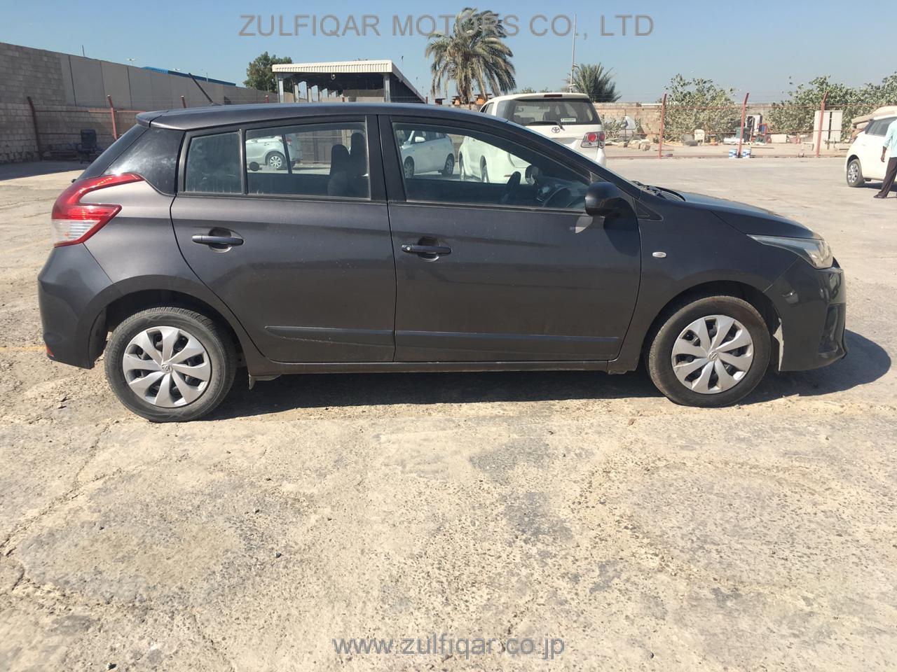 TOYOTA YARIS 2015 Image 8