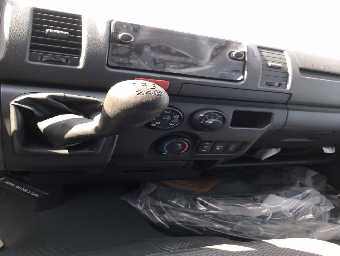 TOYOTA HIACE 2018 Image 4