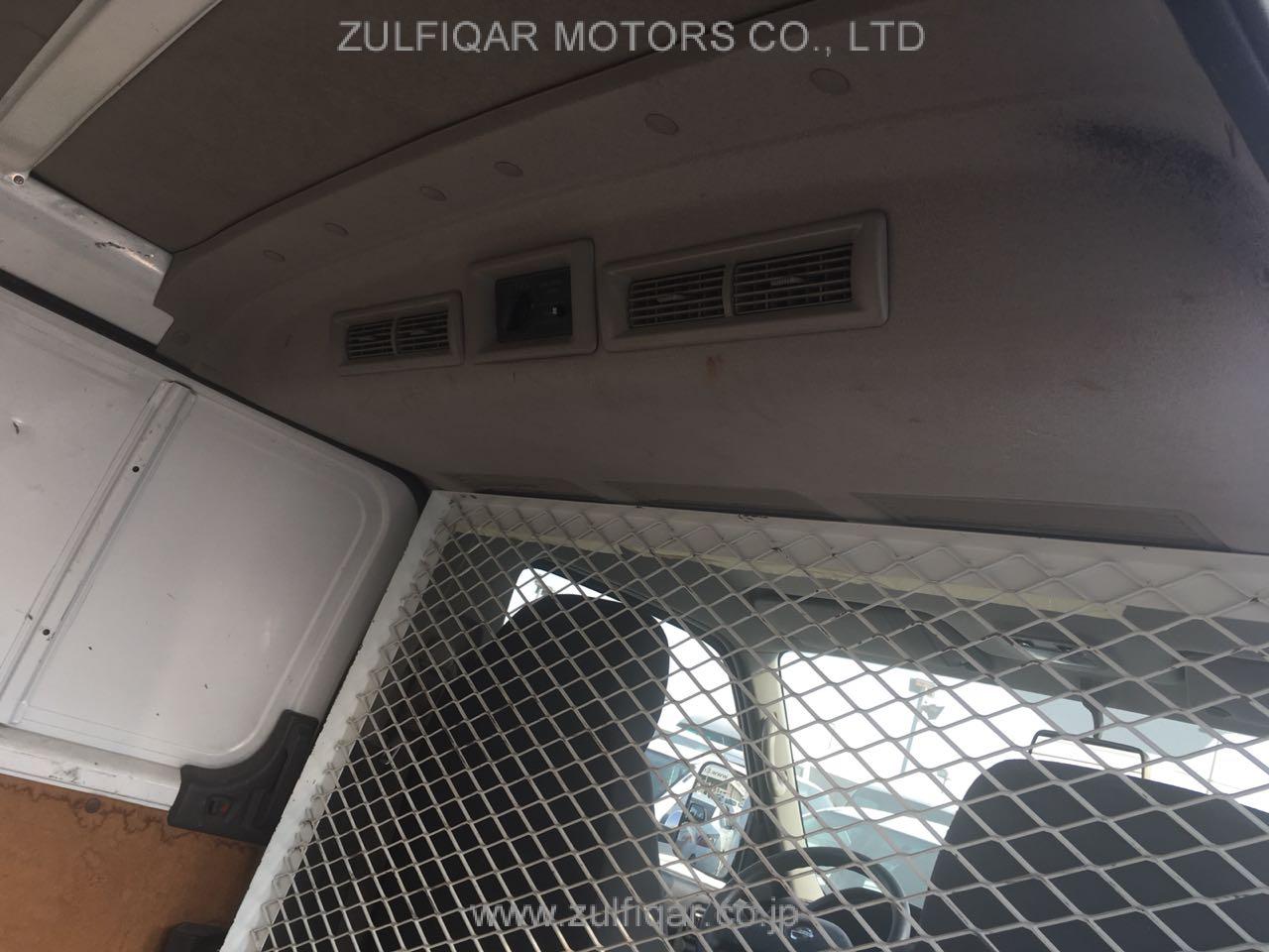 NISSAN URVAN 2010 Image 4