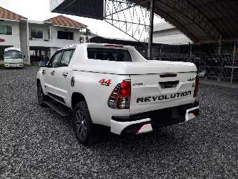 TOYOTA HILUX REVOLUTION 2018 Image 3
