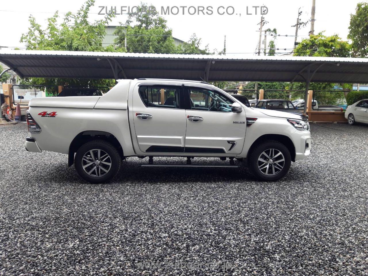 TOYOTA HILUX REVOLUTION 2018 Image 8