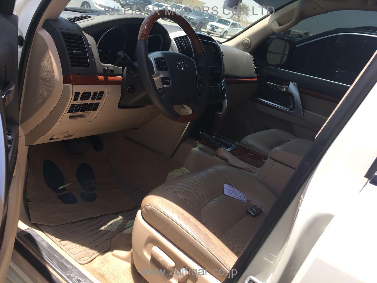 TOYOTA LAND CRUSIER 2014 Image 8