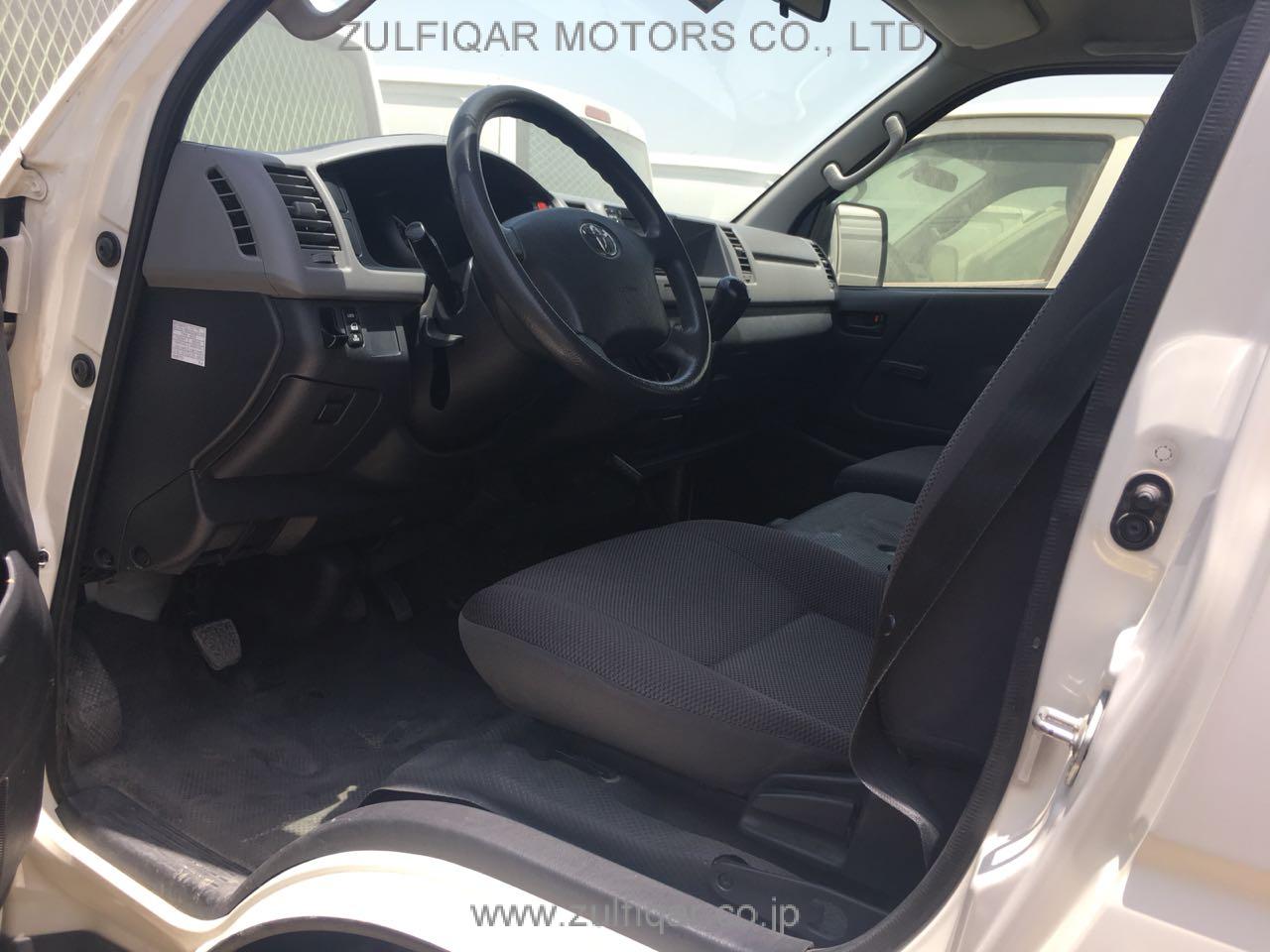 TOYOTA HIACE 2013 Image 4