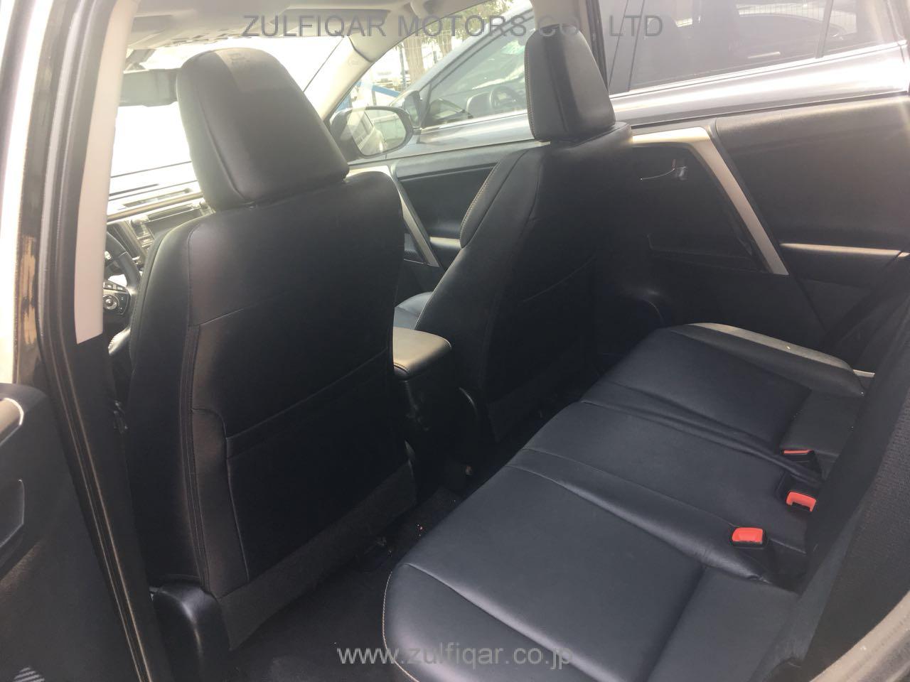 TOYOTA RAV4 2014 Image 8