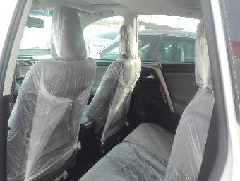 TOYOTA RAV4 2015 Image 8