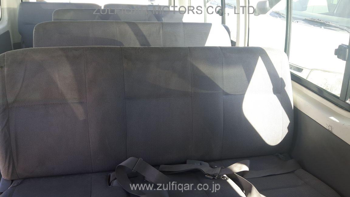 TOYOTA HIACE 2009 Image 4