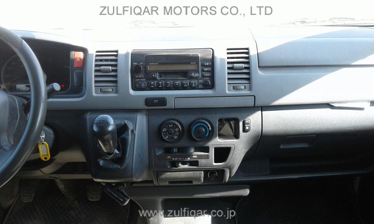 TOYOTA HIACE 2010 Image 2