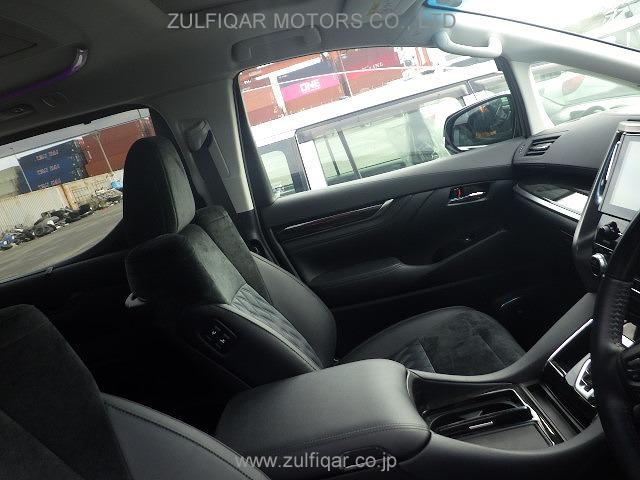 TOYOTA VELLFIRE 2017 Image 12