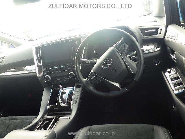 TOYOTA VELLFIRE 2017 Image 10