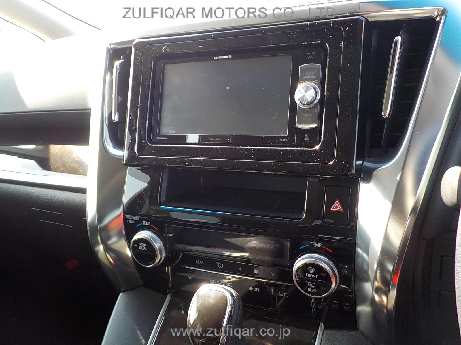 TOYOTA ALPHARD 2015 Image 9