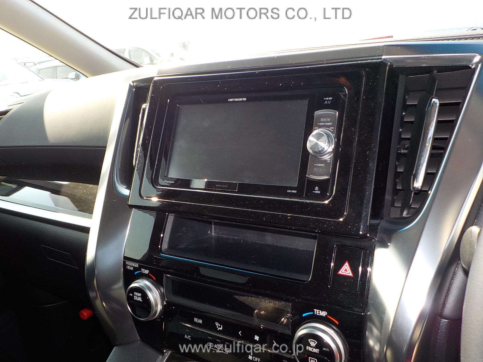 TOYOTA ALPHARD 2015 Image 9