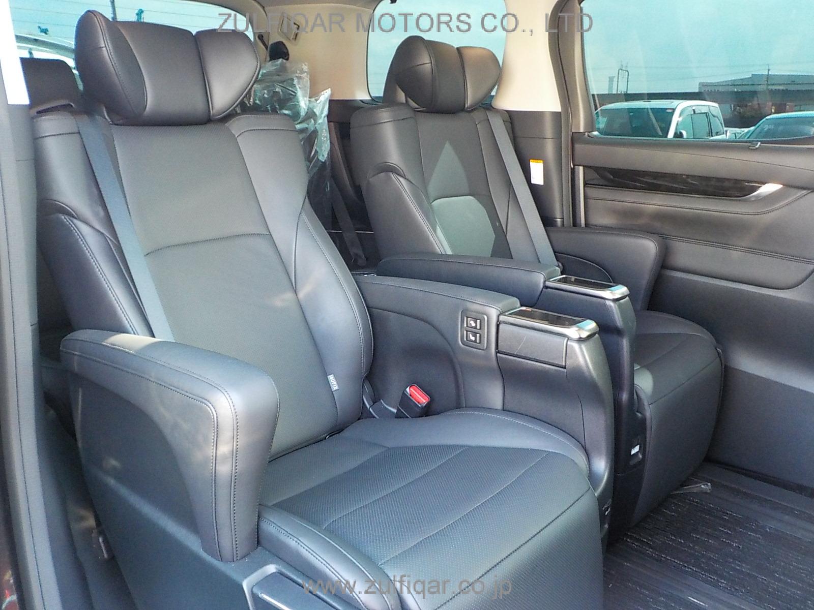 TOYOTA ALPHARD 2017 Image 12