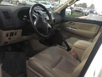 TOYOTA HILUX 2015 Image 2