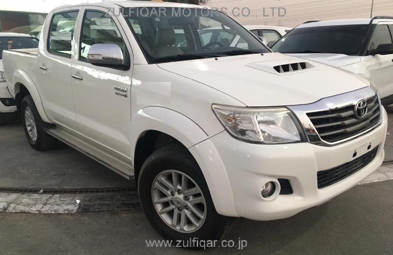 TOYOTA HILUX 2015 Image 5