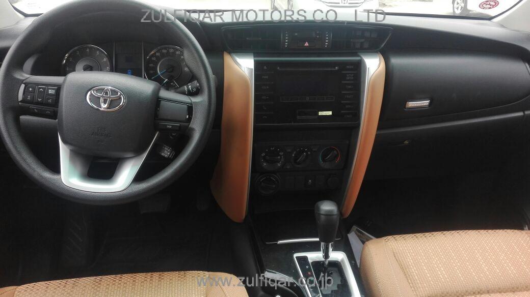 TOYOTA FORTUNER 2017 Image 2