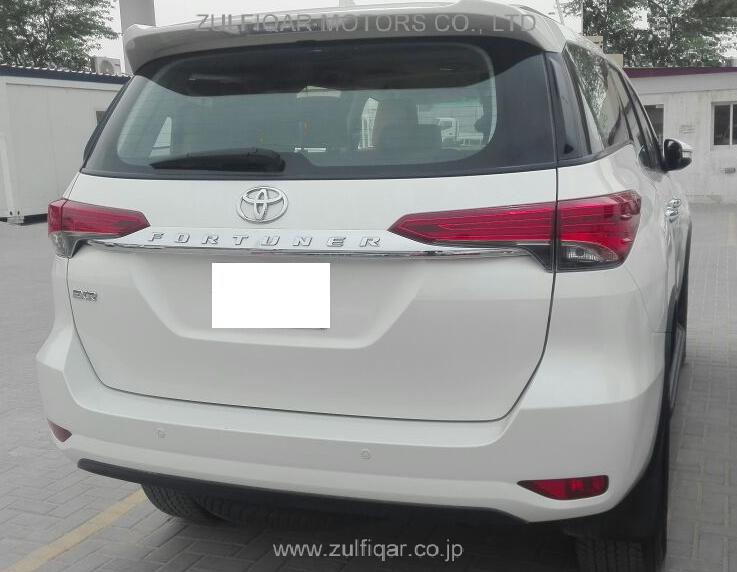 TOYOTA FORTUNER 2017 Image 3