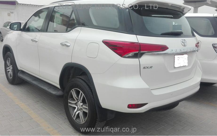 TOYOTA FORTUNER 2017 Image 6