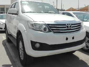 TOYOTA FORTUNER 2013 Image 4