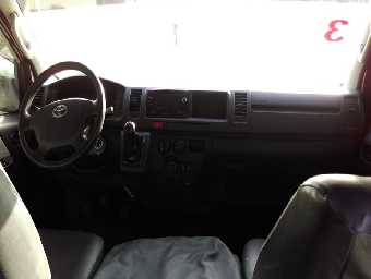 TOYOTA HIACE BUS 2015 Image 2