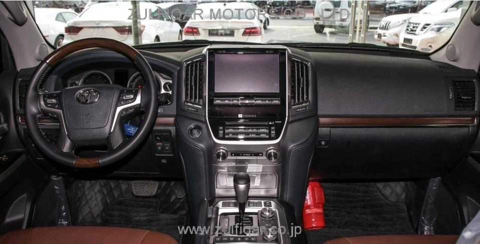 TOYOTA LAND CRUISER 2018 Image 2