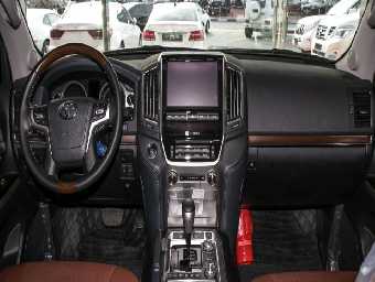 TOYOTA LAND CRUISER 2018 Image 2